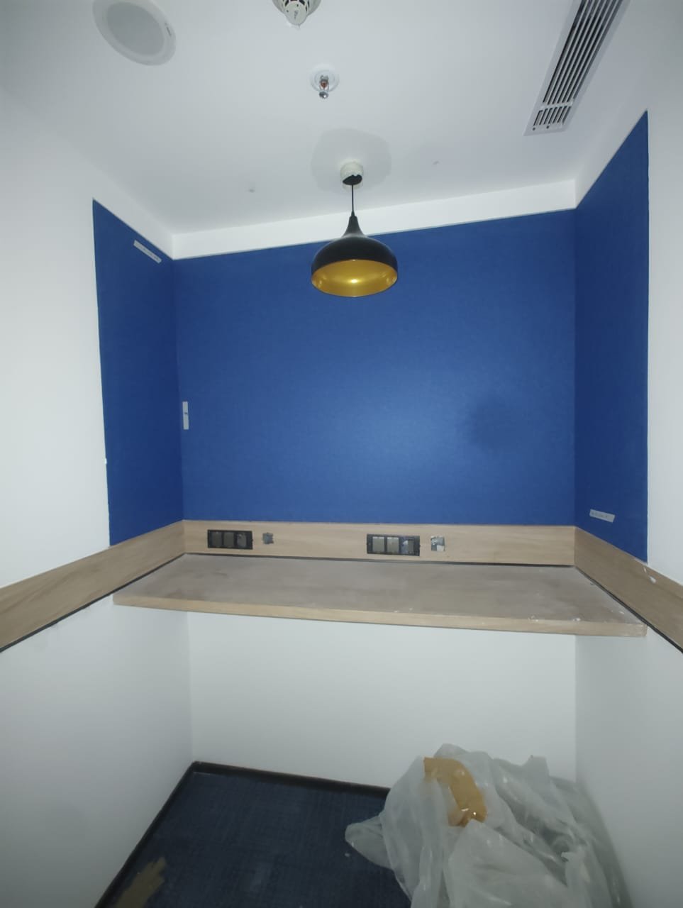 Office Focus Booth with Acoustic Wall Panels